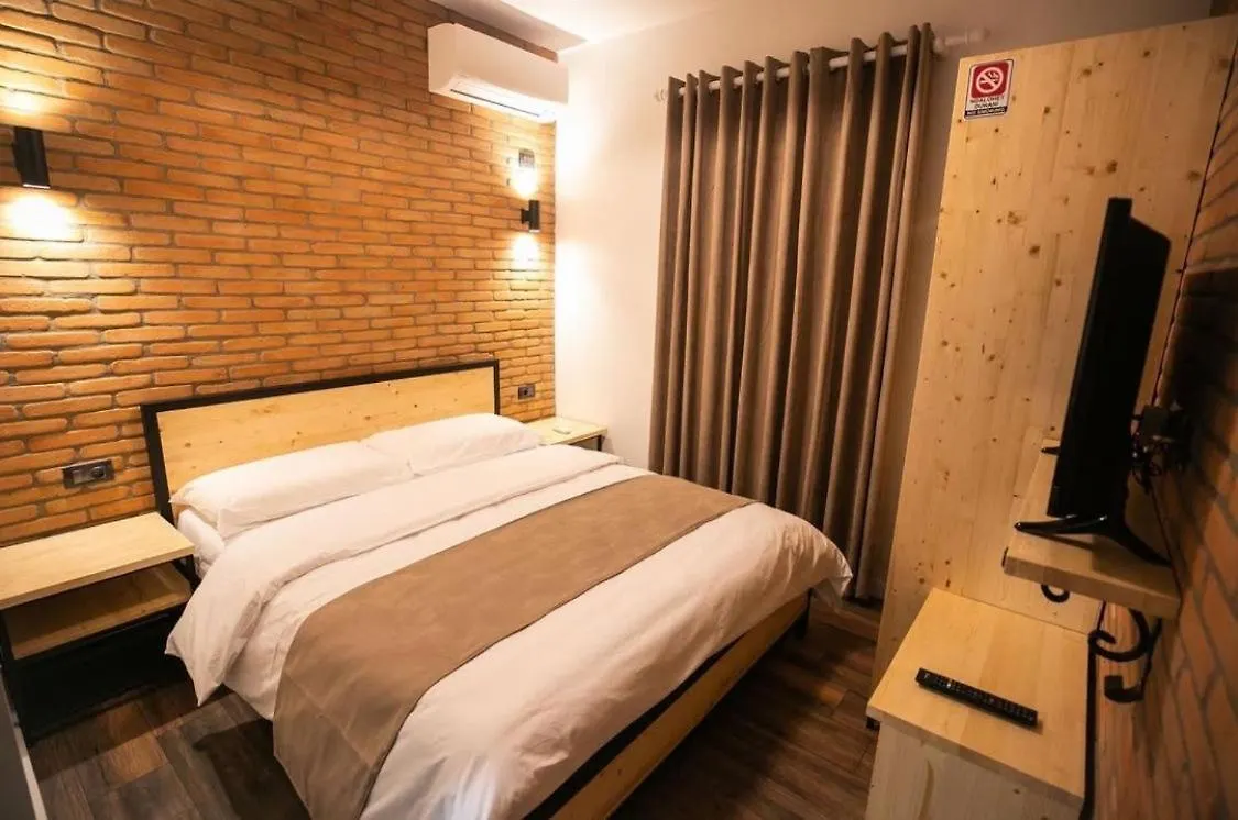 Hotel Sidi Tirana 2*,
